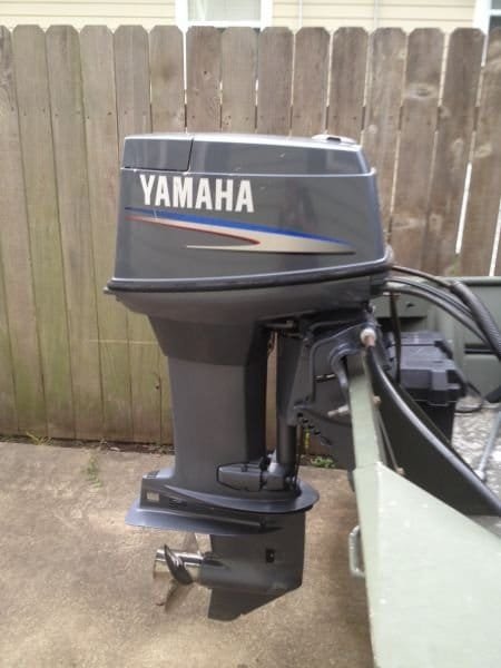 2006 Yamaha 50 HP 4-Cylinder EFI 4-Stroke 20" (L) Outboard Motor 1 2006 Yamaha 50 HP 4-Cylinder EFI 4-Stroke 20" (L) Outboard Motor
